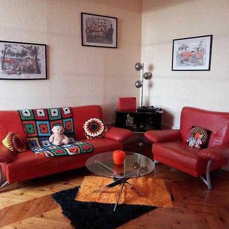 Vintage ,La Capsule Temporelle Wifi Draps Parking Publique Gratuit Appartement Thiers Buitenkant foto
