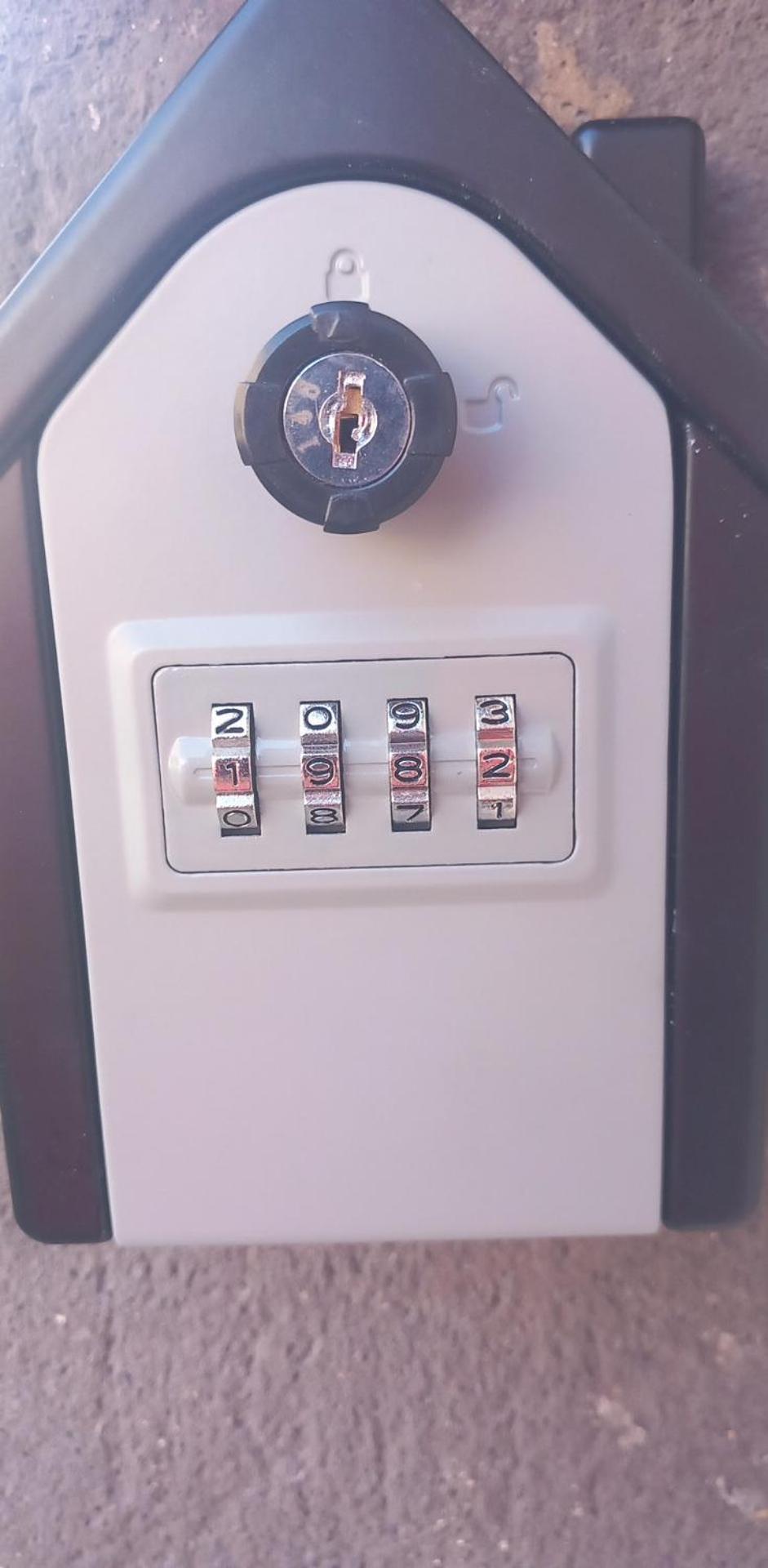 Vintage ,La Capsule Temporelle Wifi Draps Parking Publique Gratuit Appartement Thiers Buitenkant foto