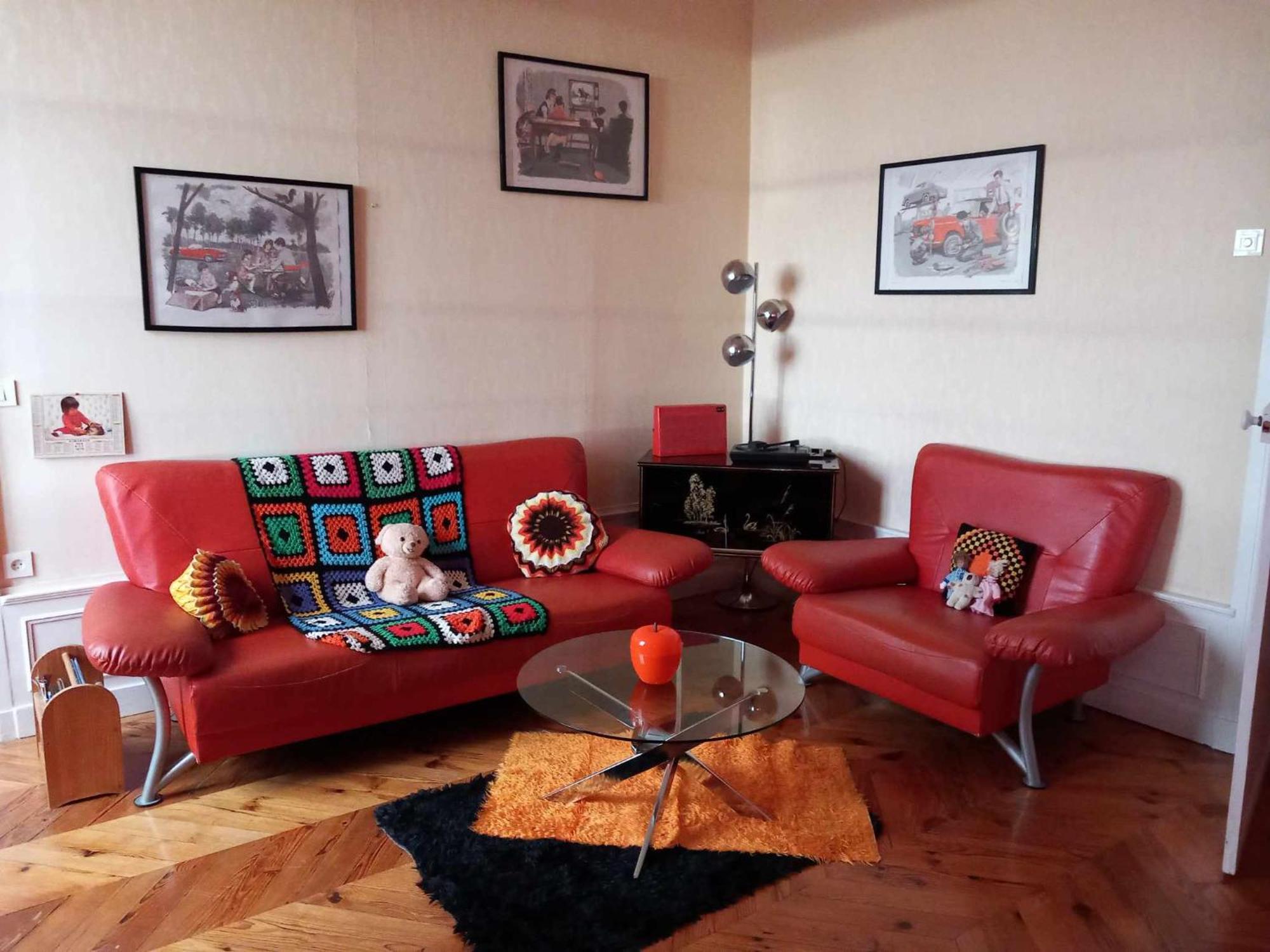 Vintage ,La Capsule Temporelle Wifi Draps Parking Publique Gratuit Appartement Thiers Buitenkant foto